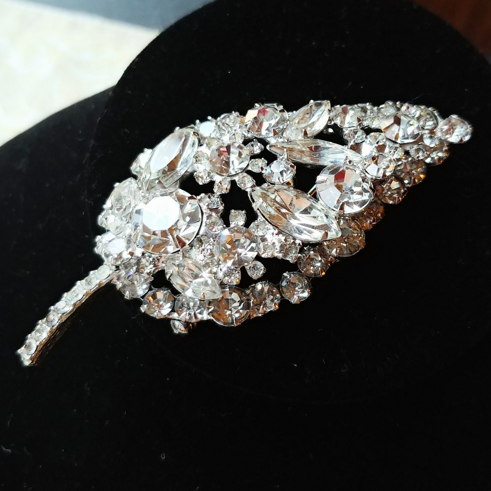 Spectacular Vintage 1960s Juliana D&E Rhinestone Leaf Brooch Pin